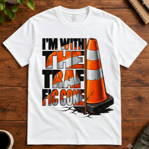 Camiseta Humor de Halloween Estoy con la fiesta del cono de
