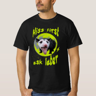 Camiseta Humor Divertido de Zarigüeya: Sisea Primero, Pregú