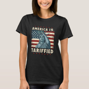 Camiseta Humor político arancelado América está aterrorizad