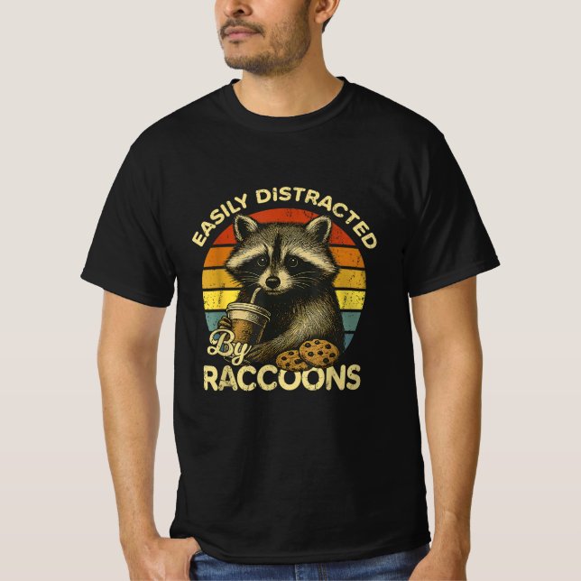 Camiseta Humor Unhinged And Feral Raccoon Cowboy Trash  (Anverso)