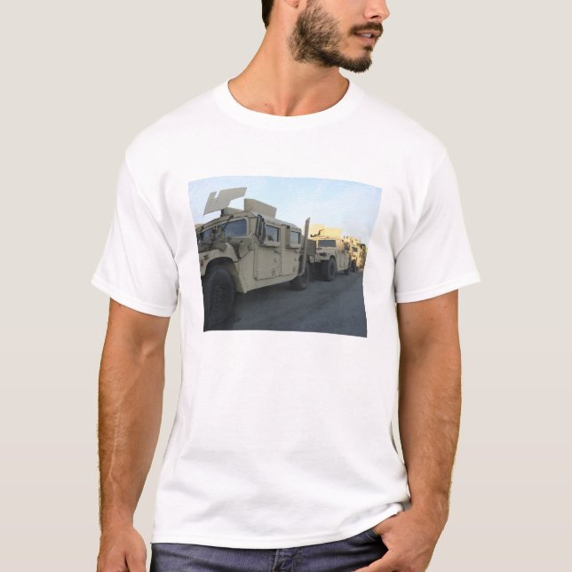 Camiseta Humvees sentados en el muelle de Morehead City (Anverso)