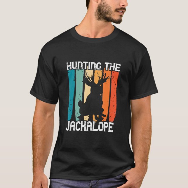 Camiseta Hunting The Jackalope Retro Cryptozoology Cryptid  (Anverso)
