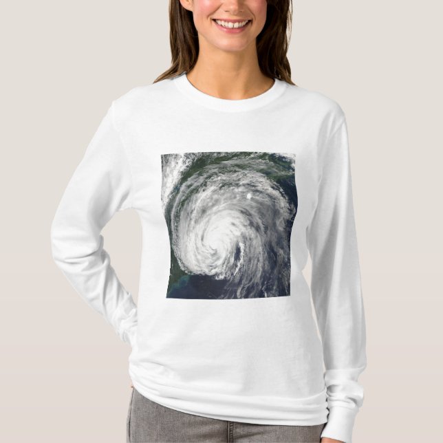 Camiseta Huracán Earl a mitad del Atlántico (Anverso)