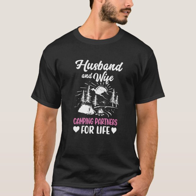 Camiseta Husband and Wife Camping Partners for Life  Camper (Anverso)