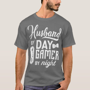 Camiseta Husband By Day Gamer By NightVideo Game Controller