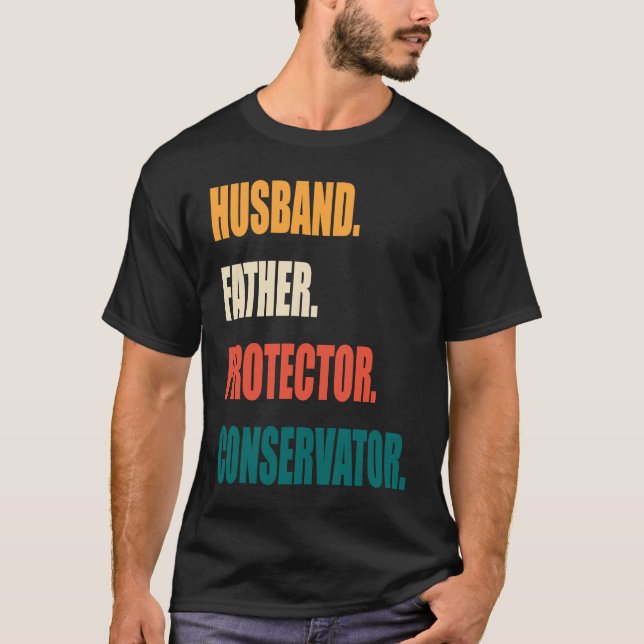 Camiseta Husband Father Protector Conservator (Anverso)