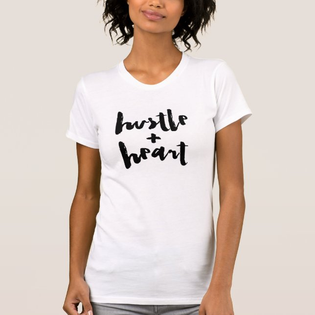 Camiseta Hustle + Corazón (Anverso)