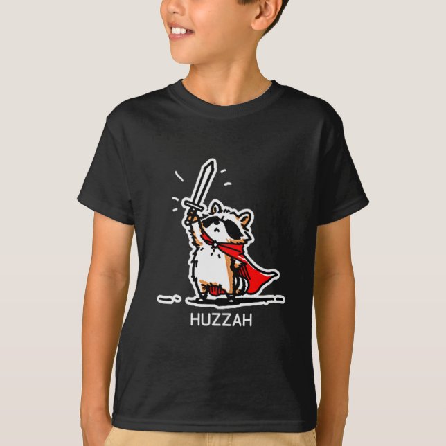 Camiseta Huzzah Raccoon Knight Funny Sword Meme Quote  (Anverso)