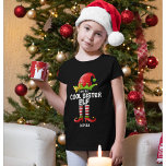 Camiseta I am The Cool Sister Elf Funny Elf<br><div class="desc">Diseño lindo para navidad con la frase "i am the cool Sister elf" con el nombre personzalible de la Traviesa. Este divertido diseño es ideal para reuniones familiares de navidad. No lo piense y adquiera la suya ahora.</div>