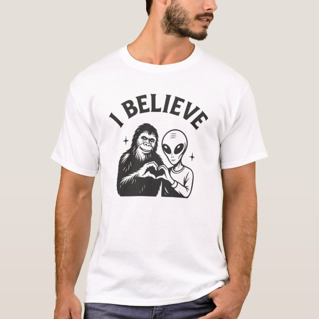 Camiseta I Believe Alien Bigfoot Friendship (Anverso)