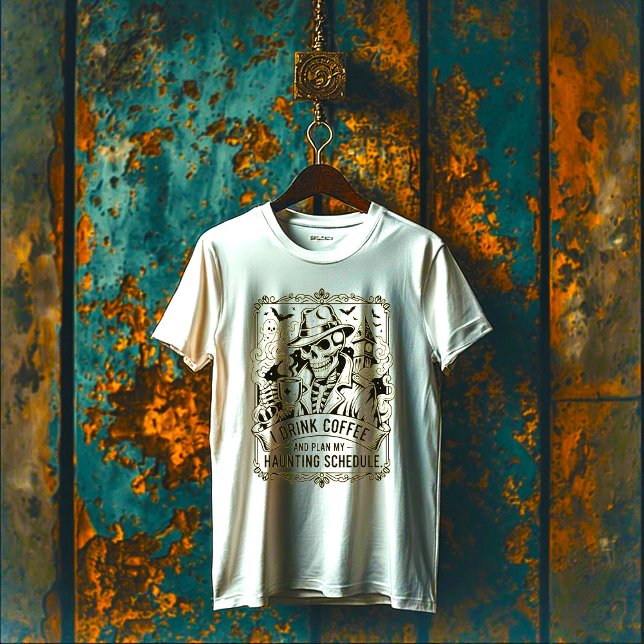 Camiseta I Drink Coffee and Plan My Haunting Schedule Mug (Subido por el creador)