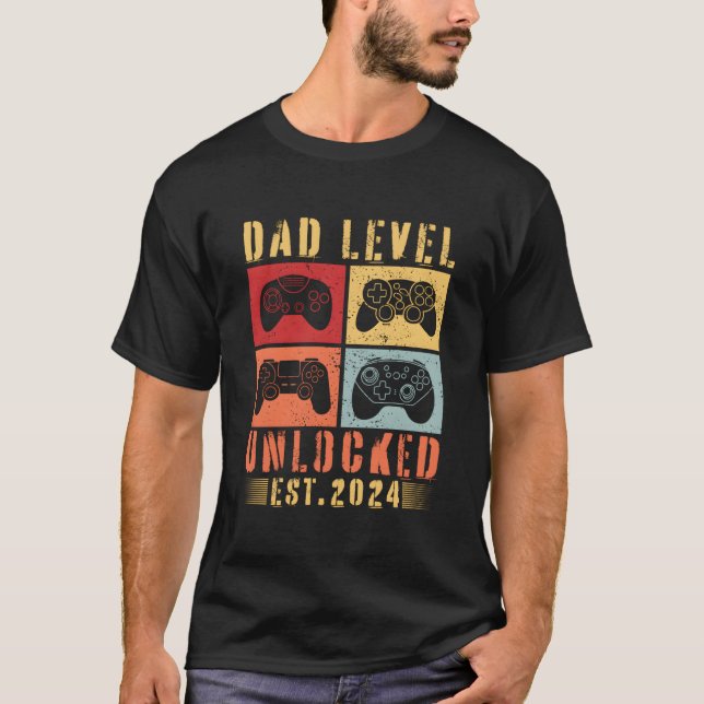 Camiseta I Leveled Up To Dad 2024 Promoted To Daddy Level U (Anverso)