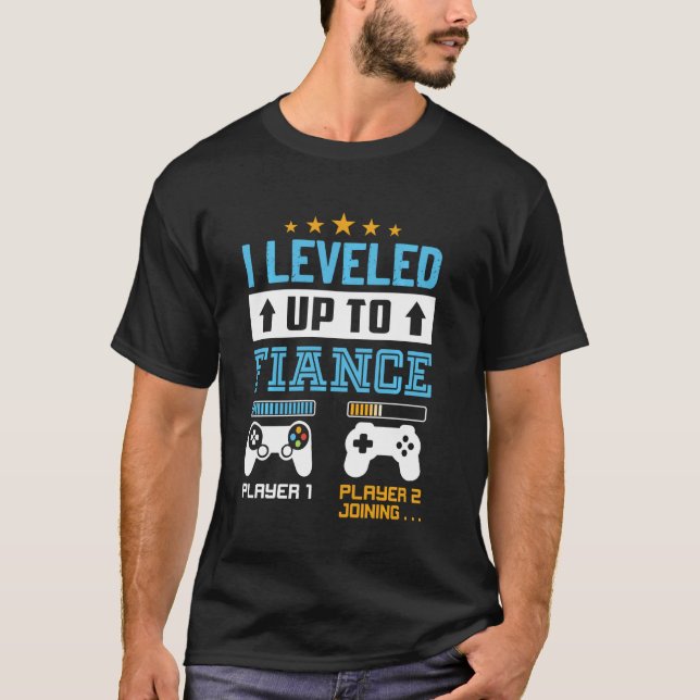 Camiseta I Leveled Up To Fiance Funny Newly Engaged Matchin (Anverso)