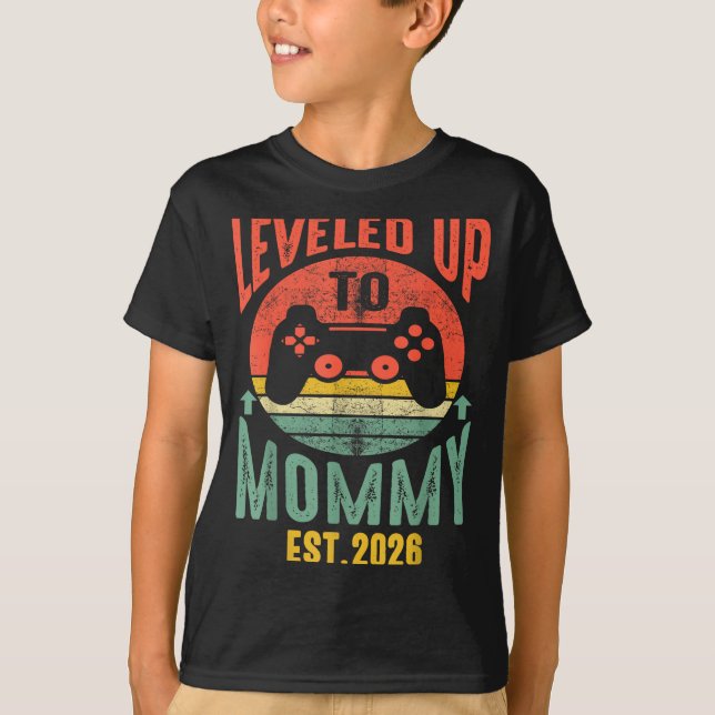 Camiseta I Leveled Up To Mommy 2026 Pregnancy Announcement  (Anverso)