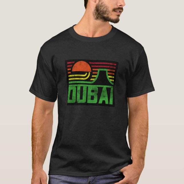 Camiseta I Love Dubai Cool Retro Dubai Sunset Illustration  (Anverso)
