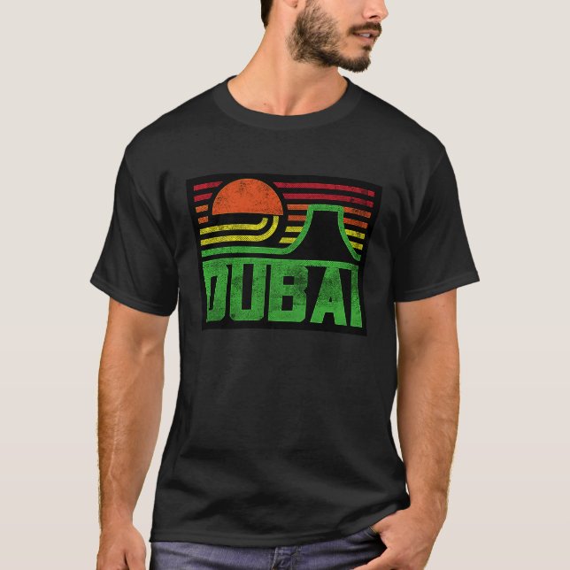Camiseta I Love Dubai Cool Retro Dubai Sunset Illustration  (Anverso)