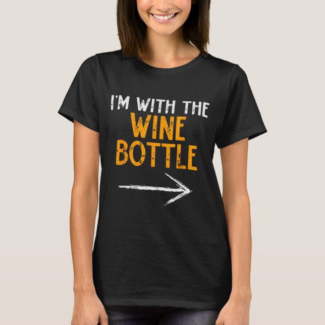 Camiseta I’m With The Wine Bottle Halloween Matching Couple (Anverso)