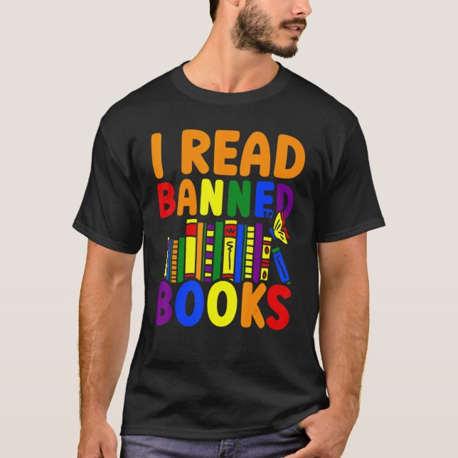 Camiseta I Read Banned Books Reading Library 9 (Anverso)