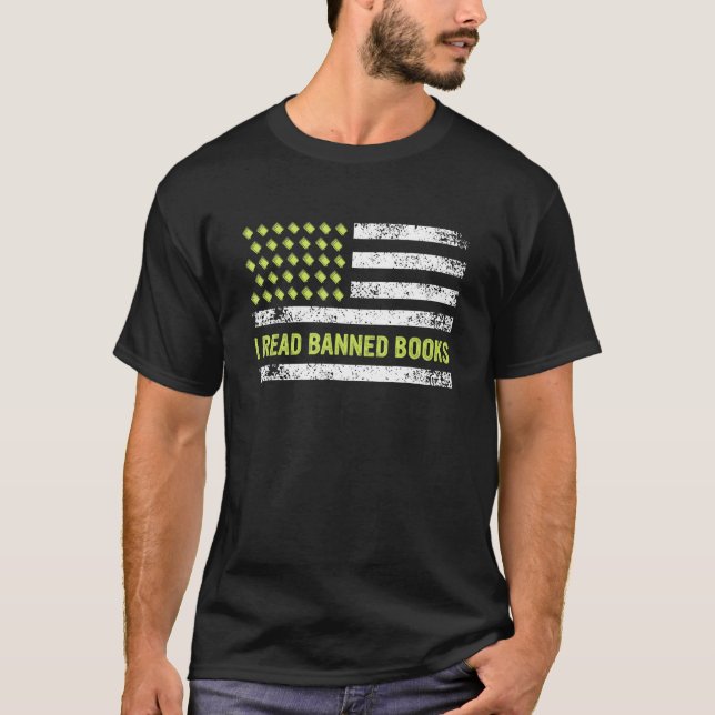 Camiseta I Read Banned Books Retro Usa Flag Reading Librari (Anverso)