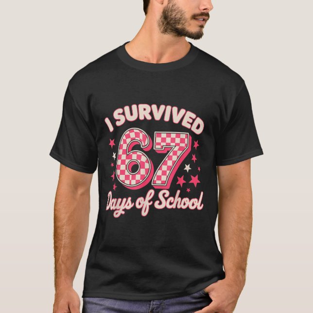 Camiseta I Survived 67 Days Of School  (Anverso)