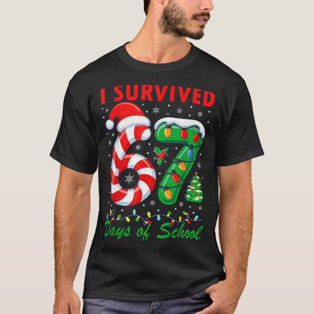 Camiseta I Survived 67 Days Of School Christmas Candy Cane  (Anverso)