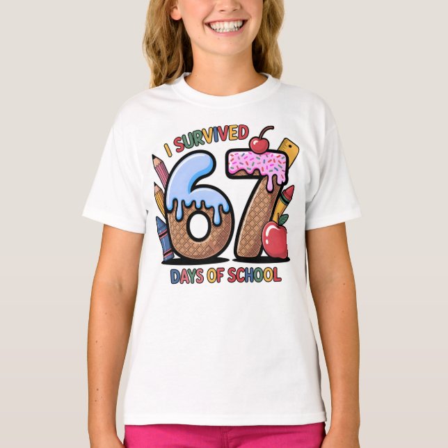 Camiseta I Survived 67 Days of School Colorful School  (Anverso)