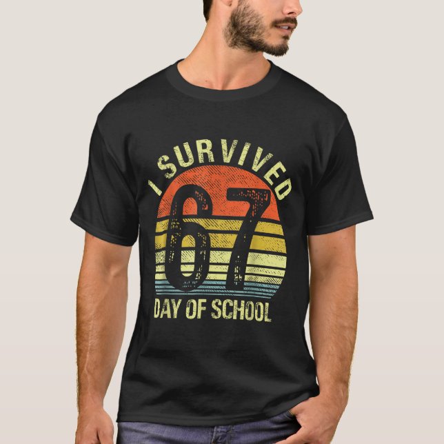 Camiseta I Survived 67 Days Of School Dabbing Six Seven Mem (Anverso)