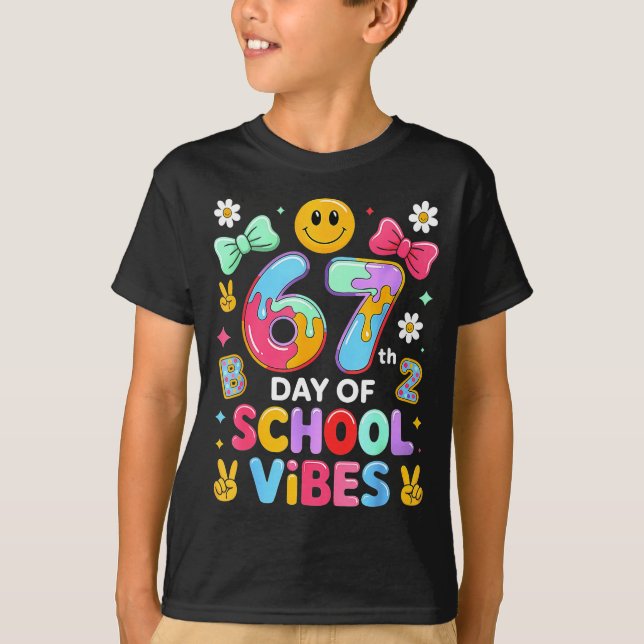 Camiseta I Survived 67 Days Of School Funny 67 Teachers Stu (Anverso)