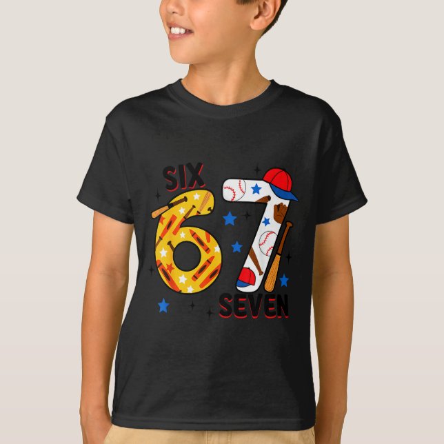 Camiseta I Survived 67 Days Of School Funny 6 7 Baseball Te (Anverso)