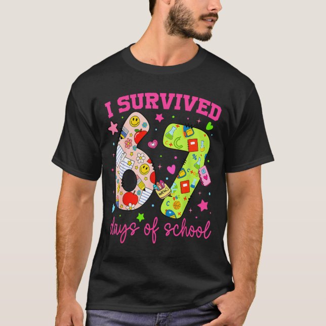 Camiseta I Survived 67 Days Of School Funny Camouflage Boy  (Anverso)