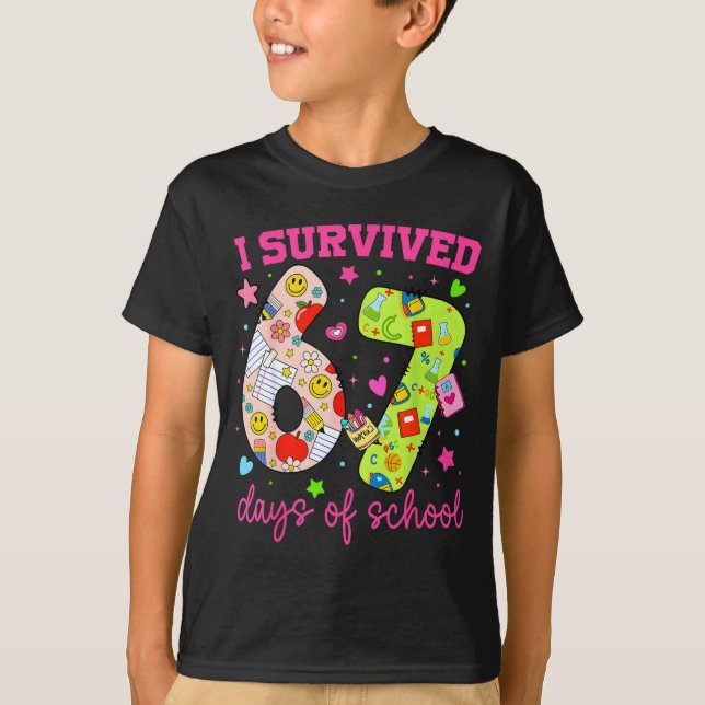Camiseta I Survived 67 Days Of School Funny Camouflage Boy  (Anverso)