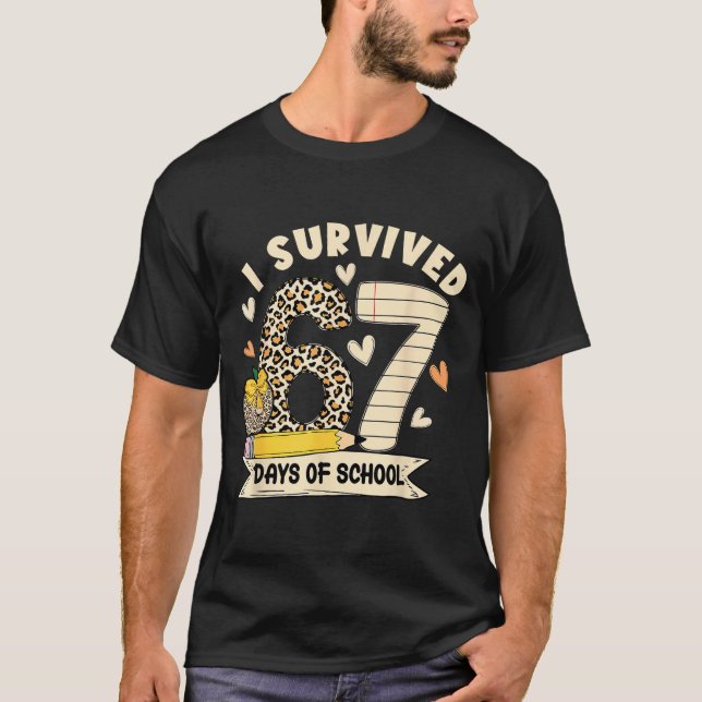 Camiseta I Survived 67 Days Of School Funny Leopard Student (Anverso)