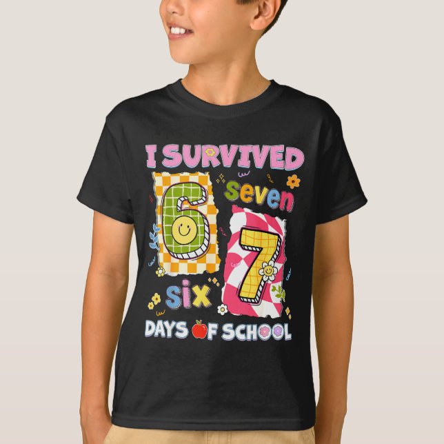 Camiseta I Survived 67 Days Of School Funny Meme Boy Girl T (Anverso)