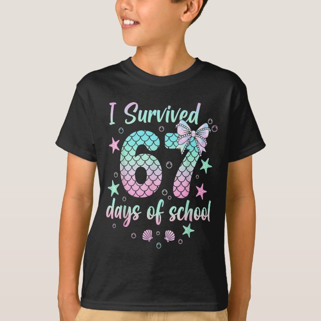 Camiseta I Survived 67 Days Of School Mermaid Coquette Bow  (Anverso)