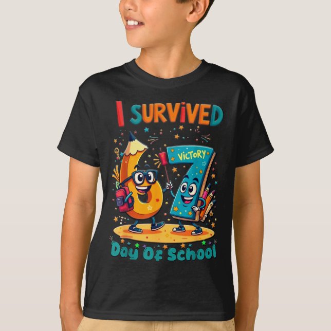 Camiseta I Survived 67 Days Of School New Year Celebration  (Anverso)
