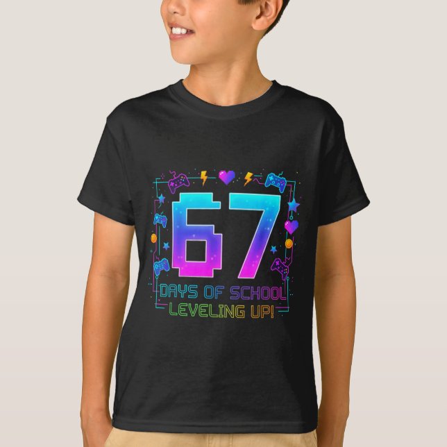 Camiseta I Survived 67 Days Of School Retro Gamer Level Up  (Anverso)