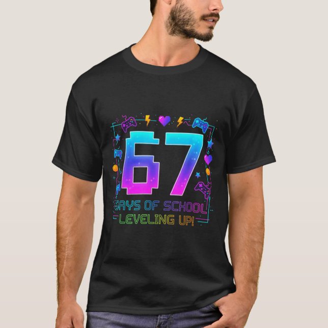 Camiseta I Survived 67 Days Of School Retro Gamer Level Up  (Anverso)