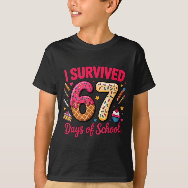 Camiseta I Survived 67 Days Of School Teachers Students Tee (Anverso)