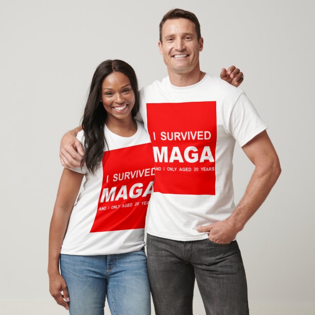 Camiseta I Survived MAGA (Unisexo)