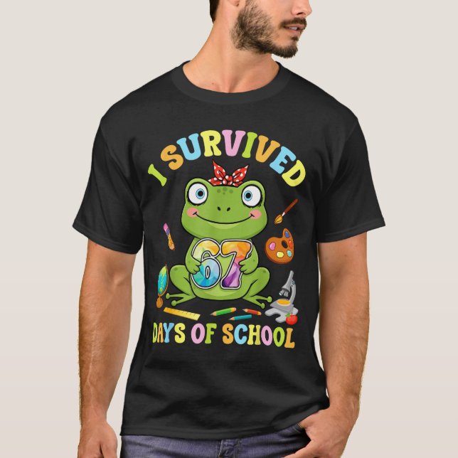 Camiseta I Survived Six Seven Days Of School Cute Frog Stud (Anverso)