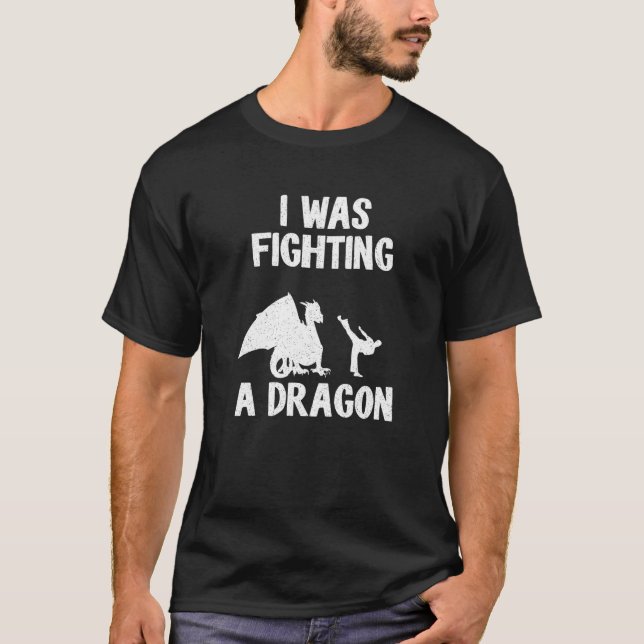 Camiseta I Was Fighting A Dragon After Surgery Recovery Bro (Anverso)
