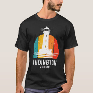 Camiseta Idea del faro retro vintage de Ludington Michigan