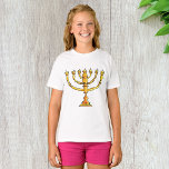 Camiseta Iglesia de Menorah<br><div class="desc">Una menorah de la iglesia en oro con muchas velas. Este diseño parece realmente efectivo en esta camiseta de Chicas</div>