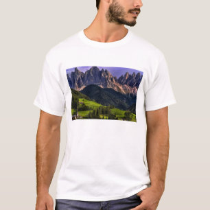 Camiseta Iglesia solitaria y aislada de Santa Maddalena
