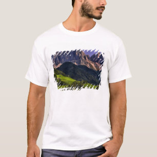 Camiseta Iglesia solitaria y aislada de Santa Maddalena