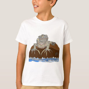 Camiseta iguana en una roca con cangrejo ermitaño