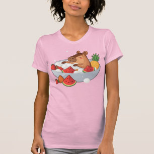 Camiseta Ilustración adorable de carpincho en baño de fruta