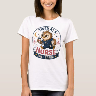 Camiseta Ilustración de dibujos animados de búho enfermera 