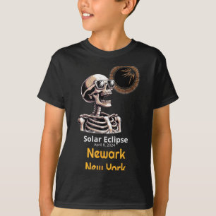 Camiseta Ilustración de eclipse solar esquelético NewarkNue