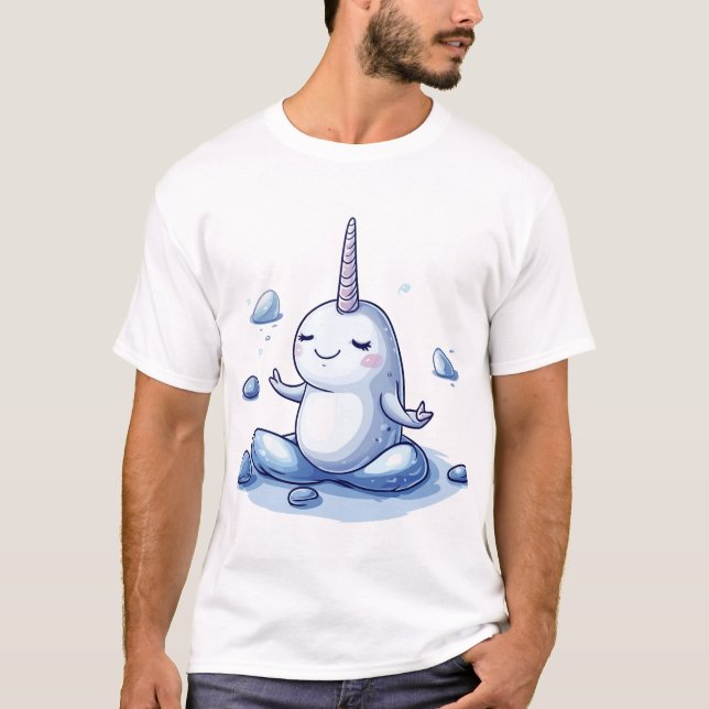 Camiseta Ilustracion de Narwhal meditante suave en la posol (Anverso)